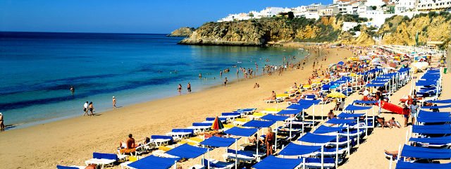 Praia em Albufeira, Distrito de Faro, Algarve &copy; / Images of Portugal