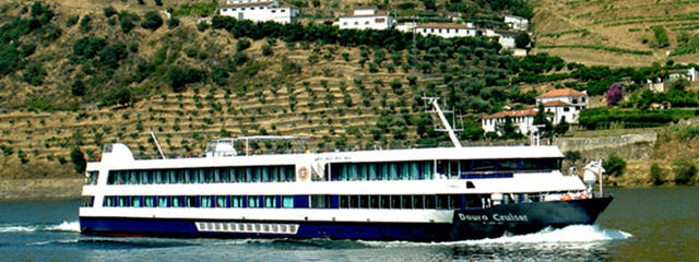 Cruzeiros sobre o Rio Douro, Distrito do Porto &copy; / Ilustração