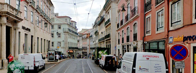 Vista do Largo do Calhariz no Bairro Alto, Freguesia da Misericórdia, Lisboa &copy; Google Earth Pro