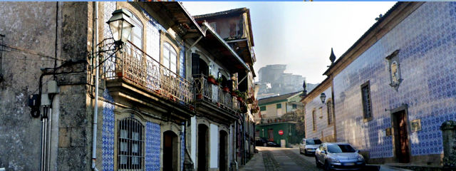 Façades carrelées (détail) à Penafiel, à Sousa, District de Porto, Douro Litoral (Région Nord) &copy; Google Earth Pro
