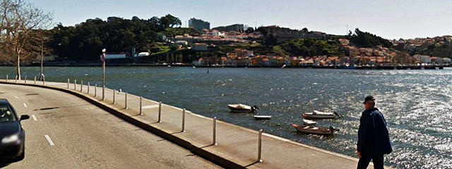 Walk on the banks of the Douro River, Porto &copy; Google Earth Pro