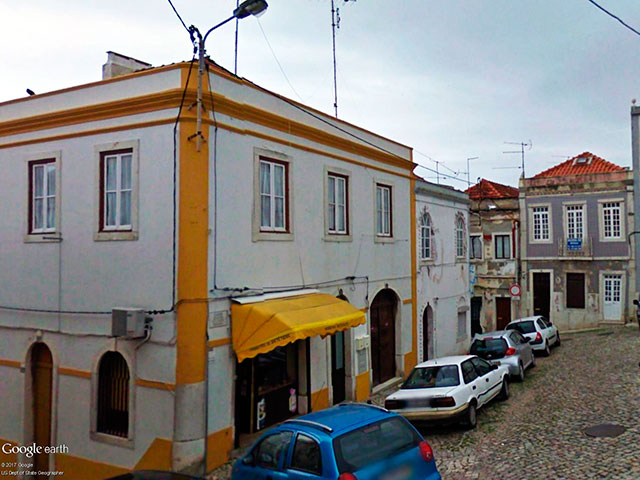 Sesimbra (Distrito de Setúbal), no Alentejo Litoral &copy; Google Earth Pro