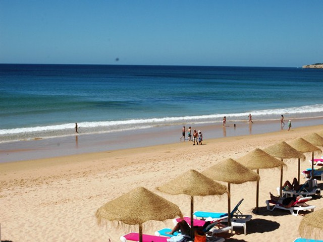 Litoral em Silves, Districto de Faro, Algarve - &copy; RTA / Images of Portugal