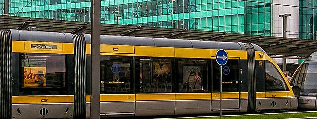 Metro en Vila Nova de Gaia, Distrito de Oporto, Región Norte de Portugal &copy; Manuel Sousa / CC